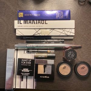 Cosmetics destash!